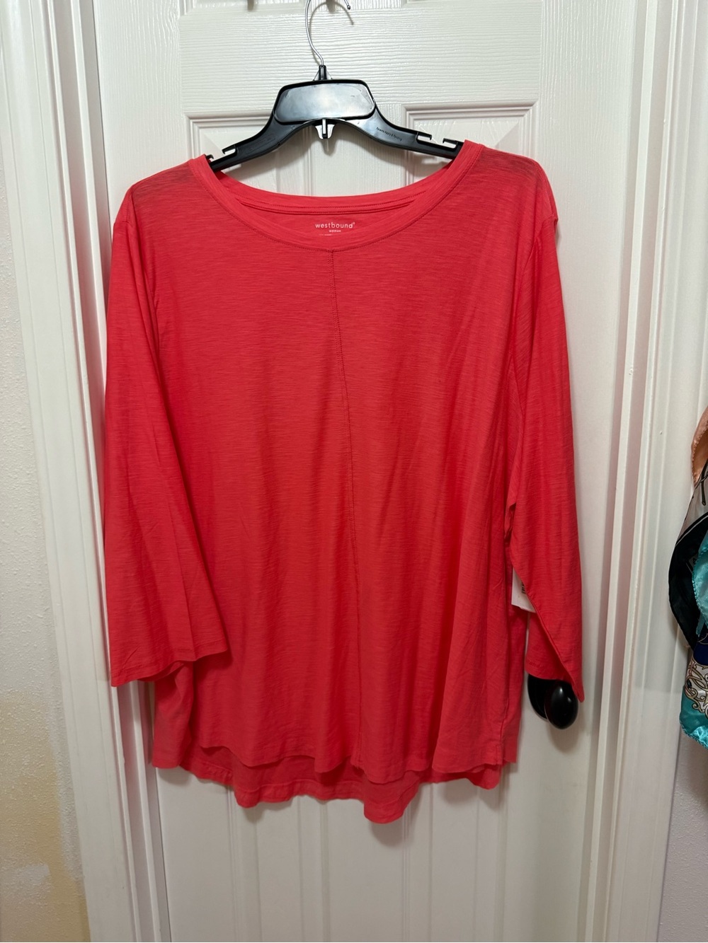 Westbound Women's Coral Long-Sleeve Scoop Neck Top